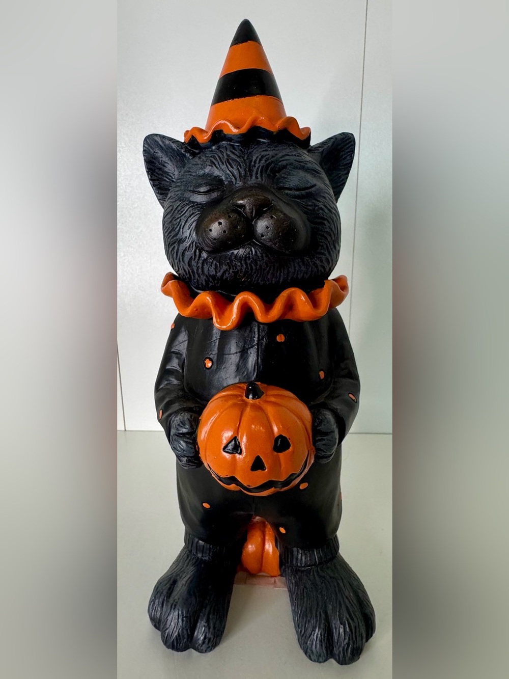 Black Cat in Polka Dot Clown Outfit with Witch Hat holding Pumpkin  Figurine NWT